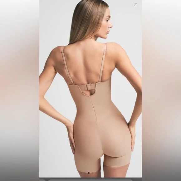 NWT SKIMS SHAPE WEAR |  SKIMS BODY ZONED UNDERWIRE MID THIGH BODYSUIT - Picture 3 of 8